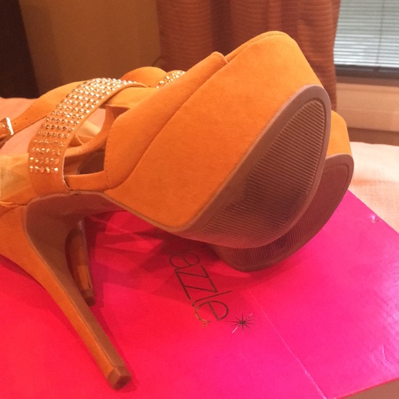 A must have color!!! - Picture 2 of 4